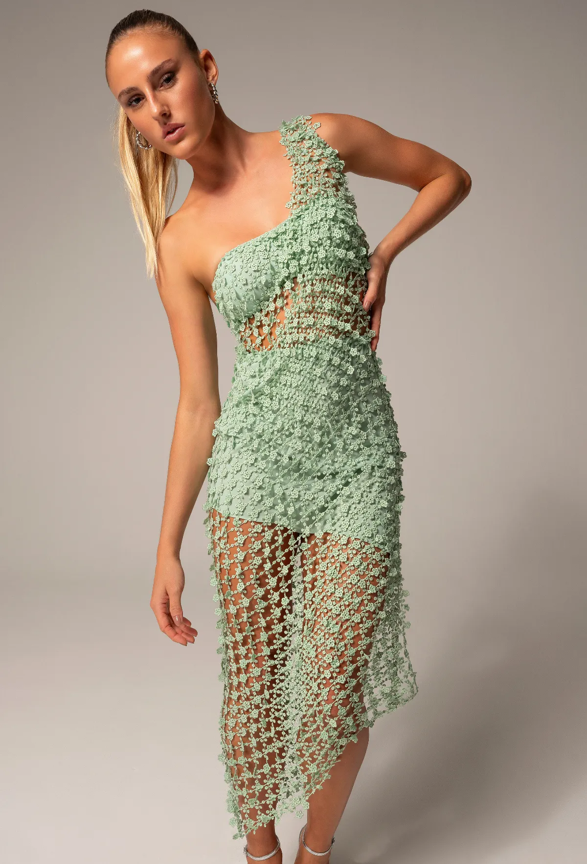 Vestido Assimétrico Rendado